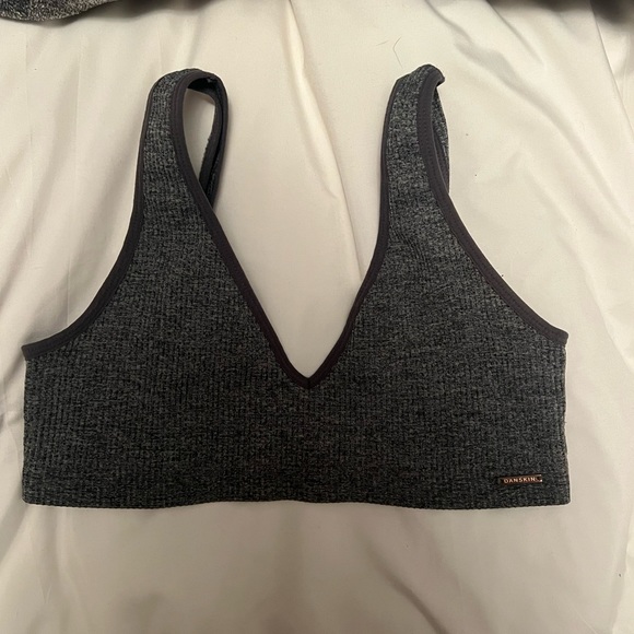 Bundle of sports bras - Picture 4 of 7